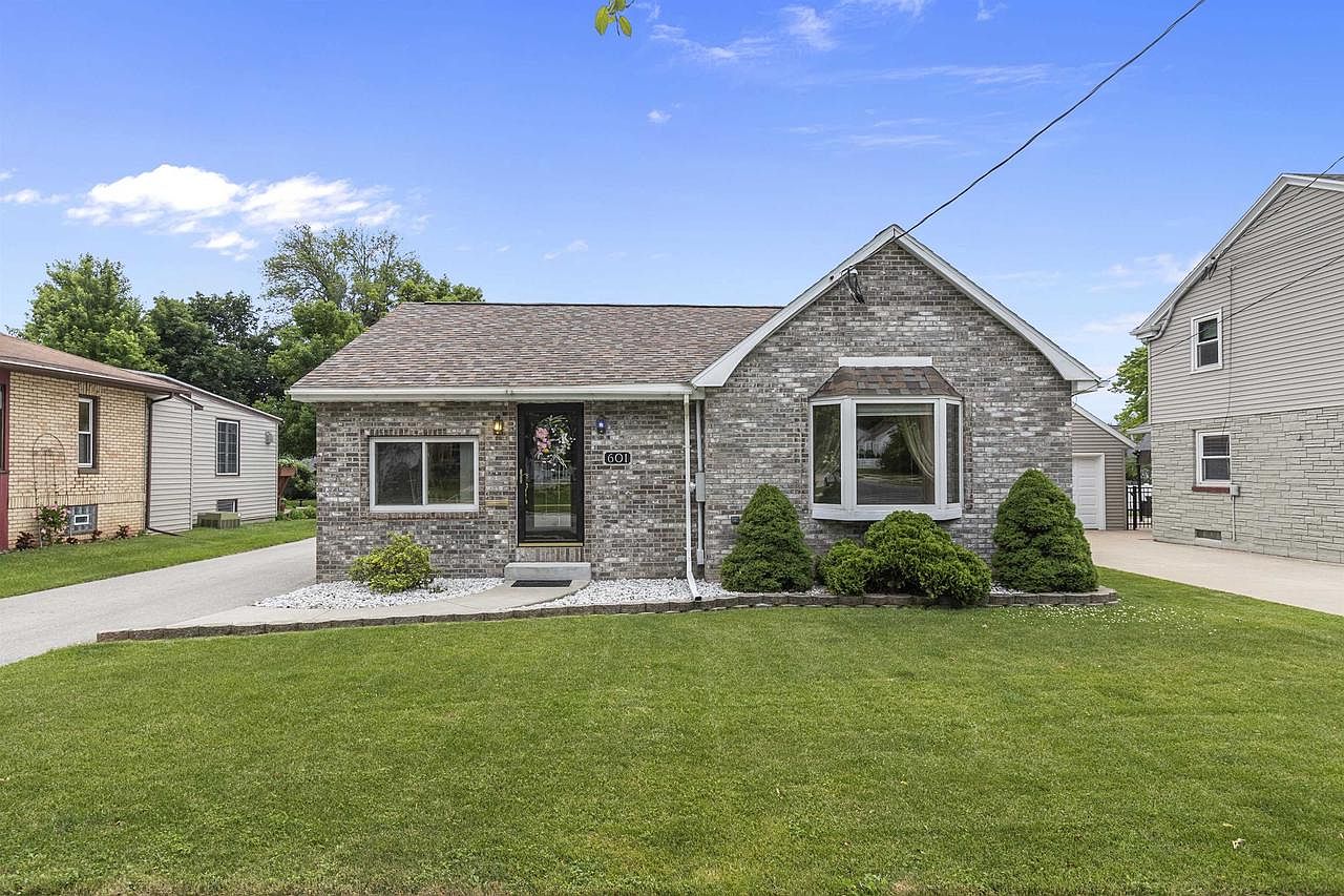 601 East LINCOLN AVENUE, Little Chute, WI 54140 Zillow