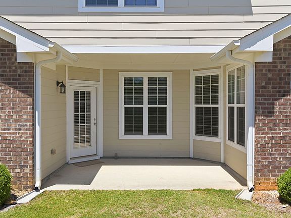 4th image of 106 Spring Pine Ln