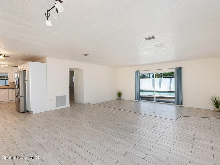 705 3rd Ave — Photo 6