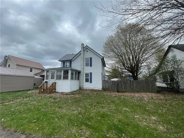 96 Riverside Dr, Carthage, NY 13619
