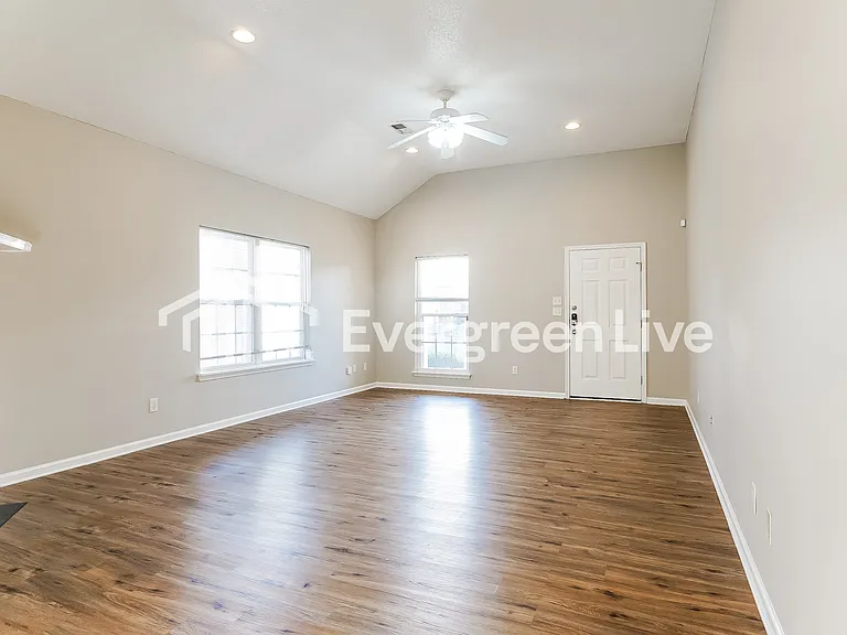 153 Azalea Ln — Photo 4