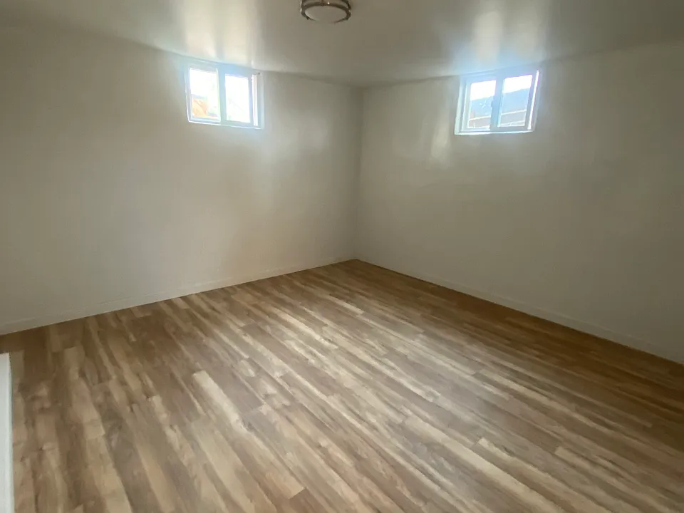 115 3rd Ave N #3