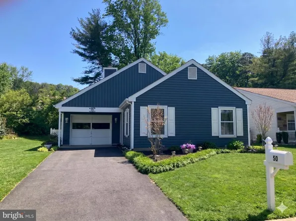 50 Buckingham Dr, Southampton, NJ 08088