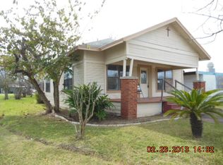 325 W 2nd St, Freeport, TX 77541