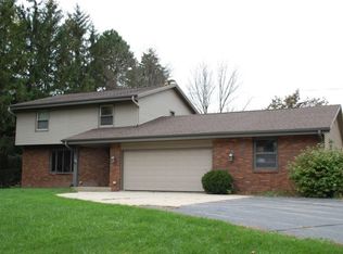 9211 S 92nd St, Franklin, WI 53132