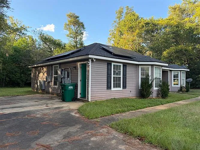 601 Indian Creek — Photo 3