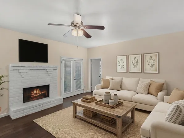 2425 Augusta Dr APT 23, Houston, TX 77057
