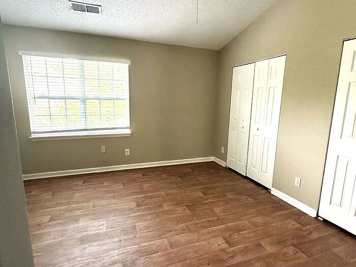 624 Emerald Cove Dr — Photo 8