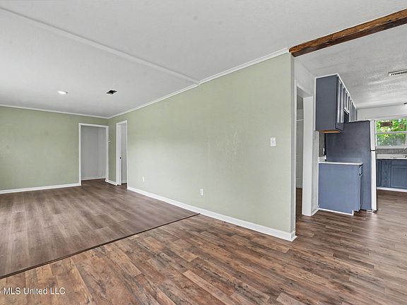 5th image of 4330 Griffin St