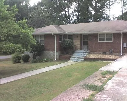 766 Spring Valley Dr photo 1