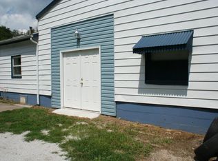 301 W Evergreen St APT A, Strafford, MO 65757