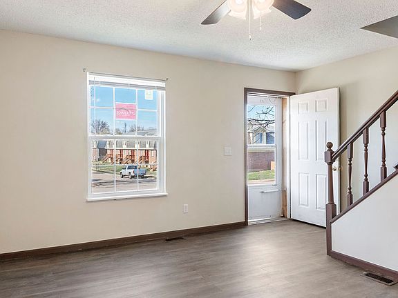 5th image of 1488 Dartmouth Dr