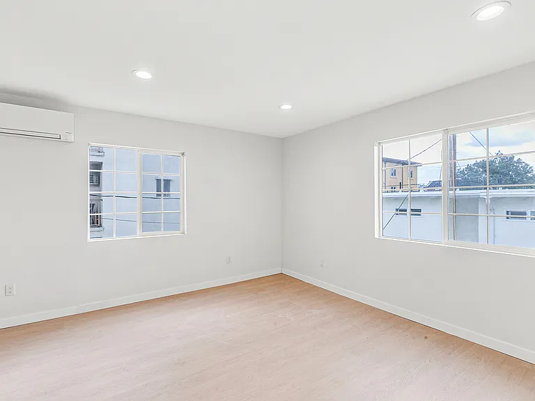 1144 S Wooster St #1 — Photo 9