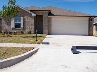 10305 NW 28th St, Yukon, OK 73099