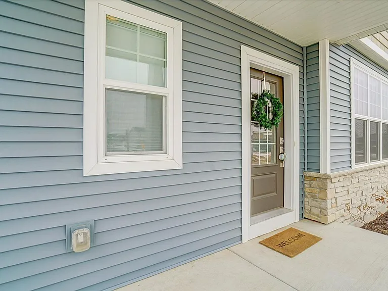 601 Tawny Elm Pkwy — Photo 2