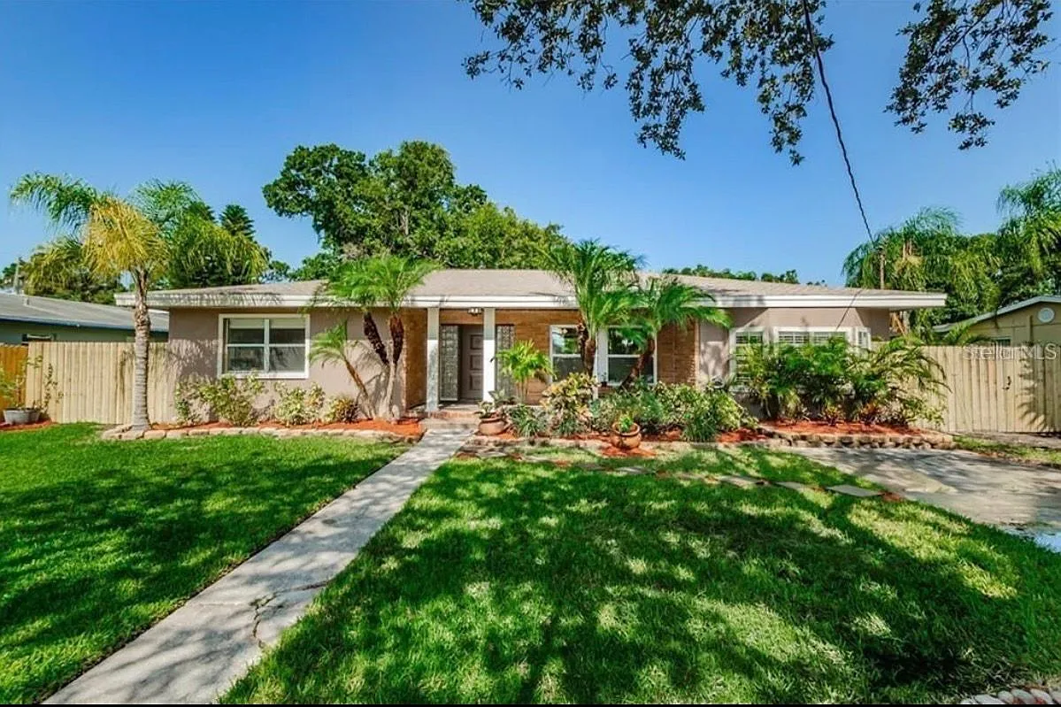 3 bed, 2.0 bath, 1548 sqft, $3,250 — Photo 1