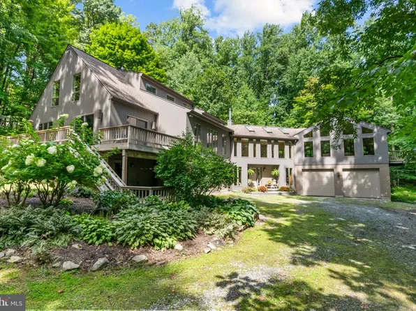 515 Kulps Rd, Barto, PA 19504
