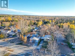 994 Premier Rd, North Bay, ON P1A2H8