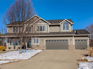 5640 Rittgers Ct, Johnston, IA 50131