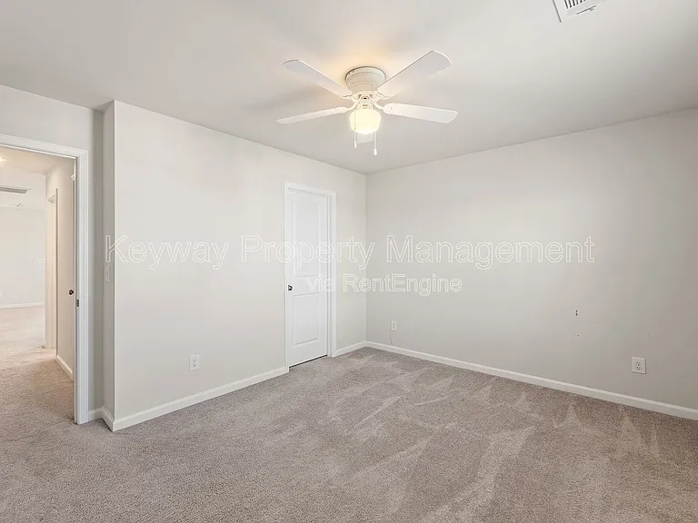 651 Manitou Cir — Photo 18