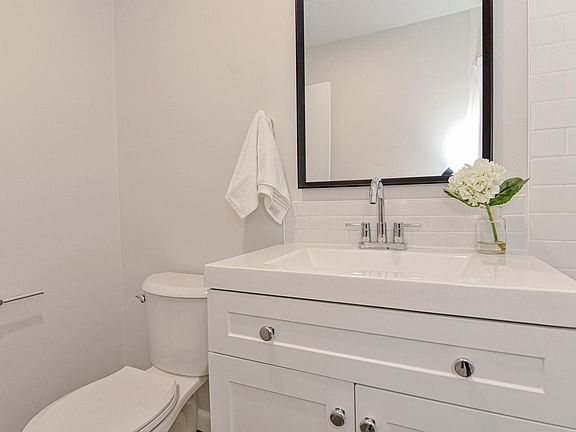 5th image of 56 Jacqueline Rd APT 10
