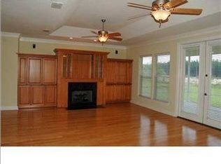 571 Windswept Blvd, Freeport, FL 32439