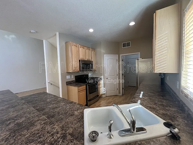 5271 Canyon View Dr — Photo 11