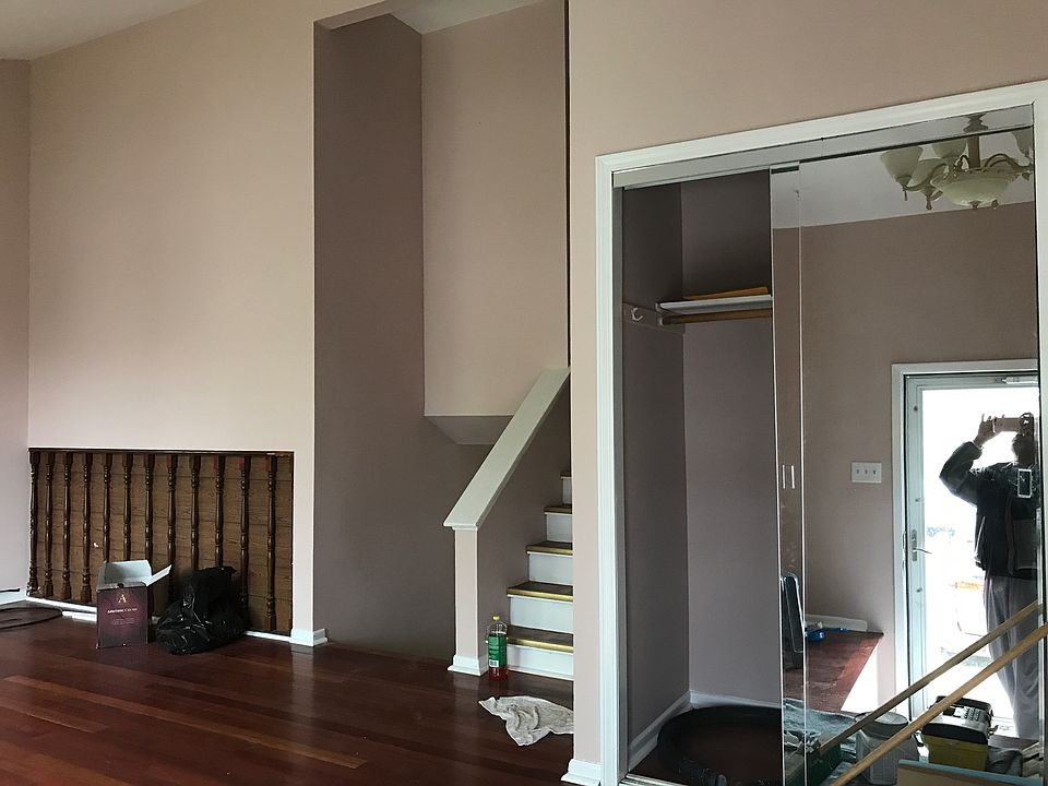 1st image of 384 Dover Ln