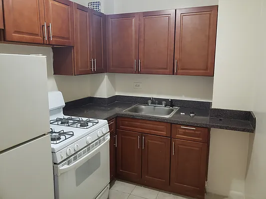 Rented by Mahzari Realty Inc | media 15