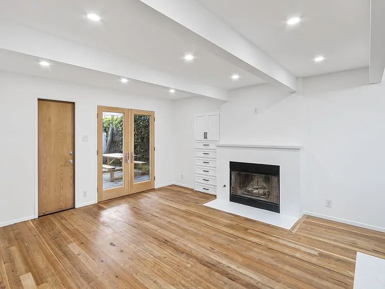 404 Prospect St — Photo 9