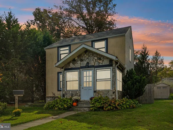 445 N Lafayette Ave, Morrisville, PA 19067