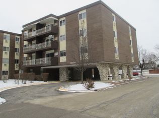 1321 S Finley Rd APT 211, Lombard, IL 60148