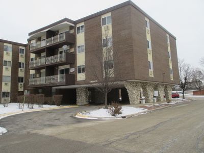 1321 S Finley Rd APT 211, Lombard, IL, 60148
