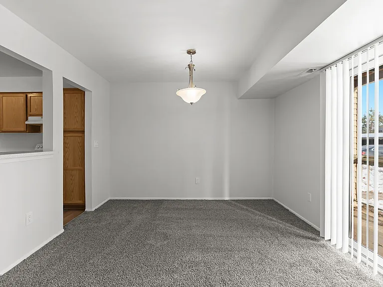Willow Tree Apartments — Photo 28
