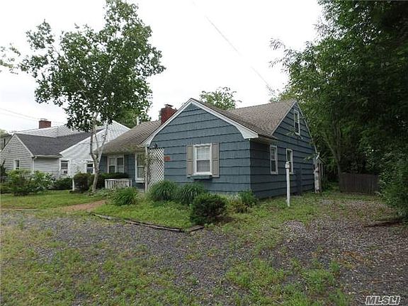2nd image of 302 Richmond Ave
