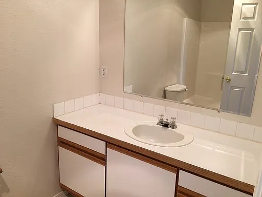 2002 SW Canyon Dr #15 — Photo 16