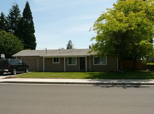 4034 5th St, Hubbard, OR 97032