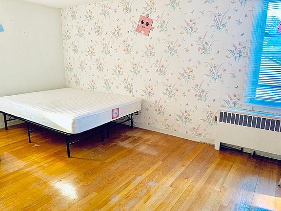 3rd image of 33 Norwood St