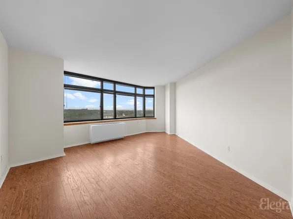 112-01 Queens Boulevard image 5 of 23