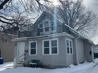 1028 Stuart St, Green Bay, WI 54301