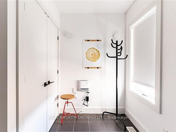 3rd image of 278 Campbell Ave #1