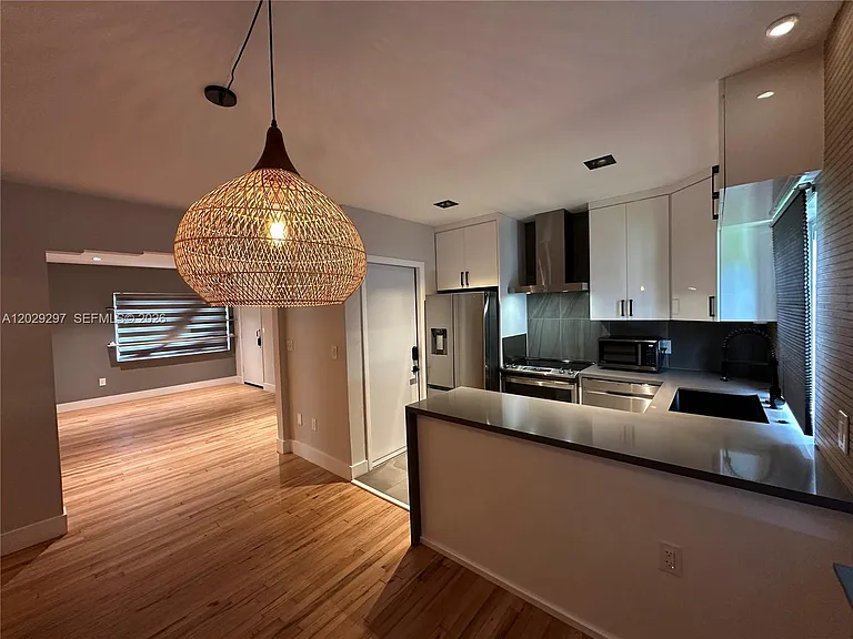 657 NE 92nd St #4E — Photo 2