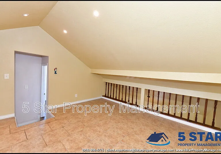 908 Bolivia St — Photo 26