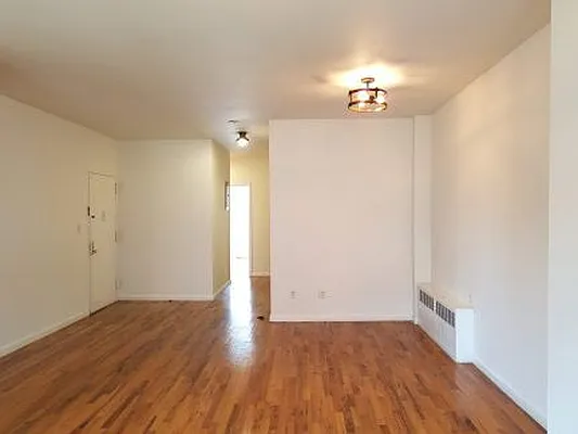 Rented by MCR Realty | media 7