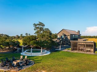 1071 Private Road 1090, Hallettsville, TX 77964