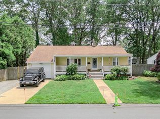 6 Jacksonia Dr, North Providence, RI 02911