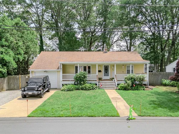 6 Jacksonia Dr, North Providence, RI 02911