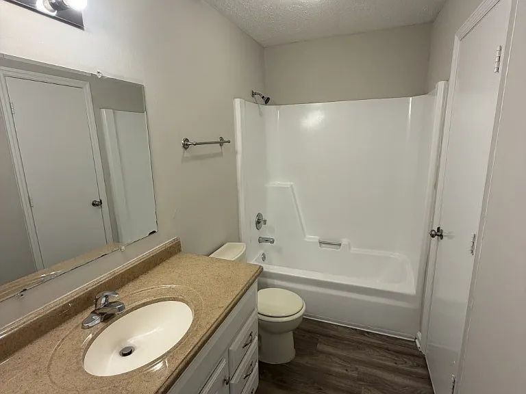 1206 Hamilton Dr — Photo 9