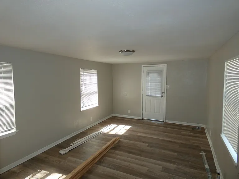 1241 Houston St — Photo 11