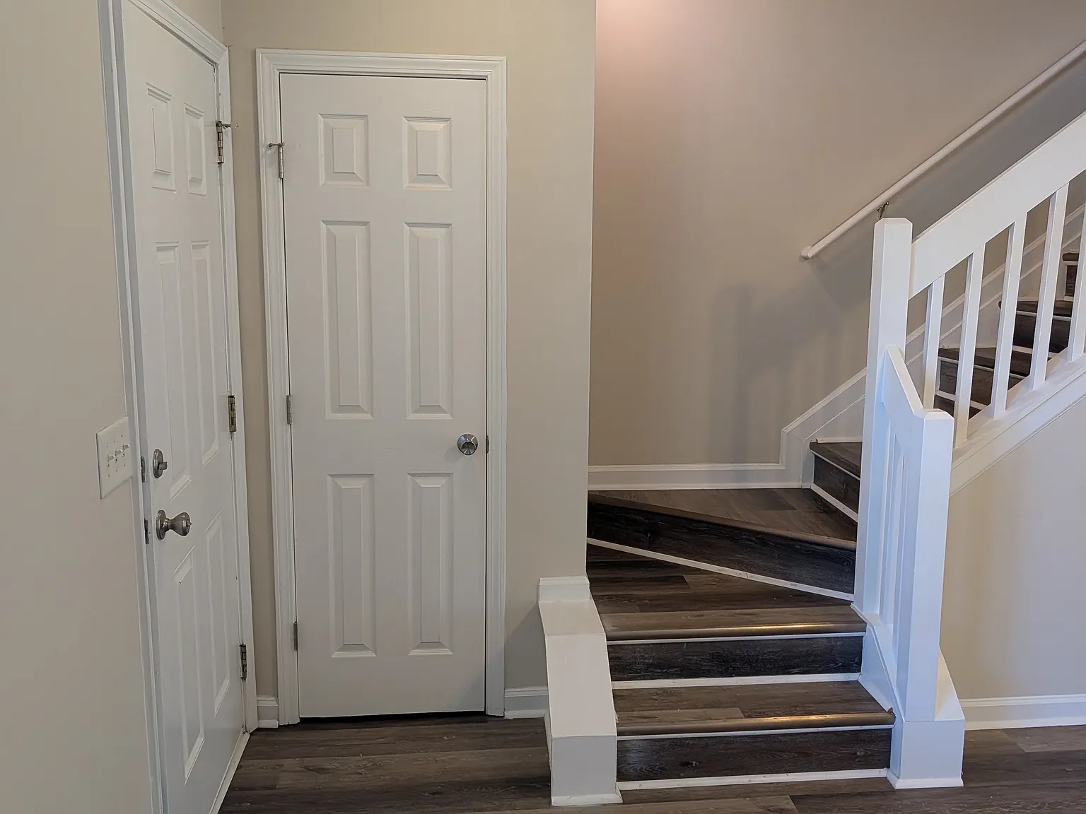 2 bed, 1.5 bath, 1056 sqft, $1,495 — Photo 2